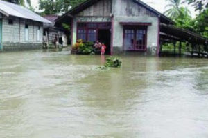 Korban Banjir Mukomuko Terima Bantuan Pemprov