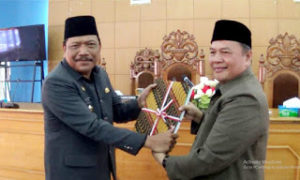 Serahkan LKPJ, Bupati Ulas Penyebab Pengesahan Raperda Tertunda