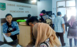 Blanko e-KTP Kosong, Dukcapil RL Ramai Dikunjungi Warga Pembuat Suket