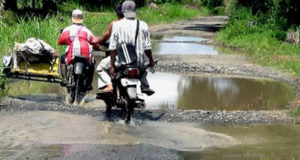 Jalan Bagai Kubangan kerbau, Warga Hanya Berharap Kepedulian Pemerintah