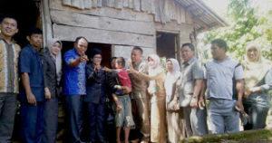 Komisi I DPRD BU Kunjungi Penderita Gizi Buruk