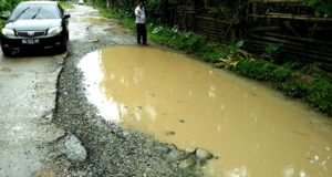 Jalan Provinsi Di Kaur Rusak Parah, Keliru RAB Pembangunan Tertunda