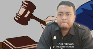 Diantar Keluarga, Mantan Bendahara UPTD Menyerahkan Diri ke LP