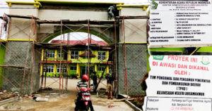 Alasan Cuaca, Pelaksanaan Pembangunan Pagar Kemenag BU Lampaui Masa Kontrak