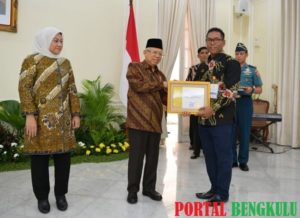 Diserahkan Wapres, Provinsi Bengkulu Terima Penghargaan Paramakarya