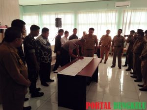 Jelang Pilkada, Pemkab Mukomuko Gelar Penandatanganan NPHD Bersama FKPD