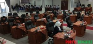 13 Anggota DPRD Lebong Izin dan Sakit, Rapat Paripurna Tentang Raperda 2020 Ditunda