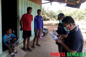 Masuk Wilayah Air Rami, 3 Sales Perabotan Asal Cirebon Jalani Pemeriksaan Kesehatan