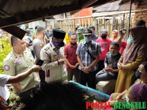 Bupati Serahkan Bantuan dan Pastikan Perbaikan Rumah Korban Kebakaran