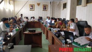 Hearing Bersama DPRD, Manajemen PLN ULP Muara Aman Akui Adanya Kelebihan Bayar Tagihan LPJU