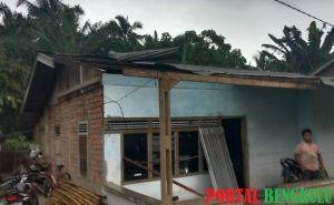 2 Rumah Warga Kecamatan Ipuh Rusak Diterjang Puting Beliung