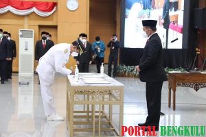 Mendagri Lantik Robert Simbolon Sebagai Penjabat Gubernur Bengkulu