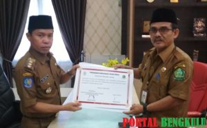 Bupati Lebong Bersama MenPAN RB Tandatangani Komitmen Pendirian MPP