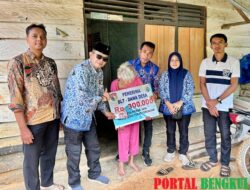 Door To Door, 3 KPM Desa Mekar Jaya Terima BLT-DD!