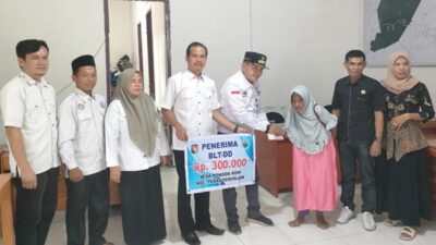 13 KPM Desa Pondok Kopi Terima BLT-DD